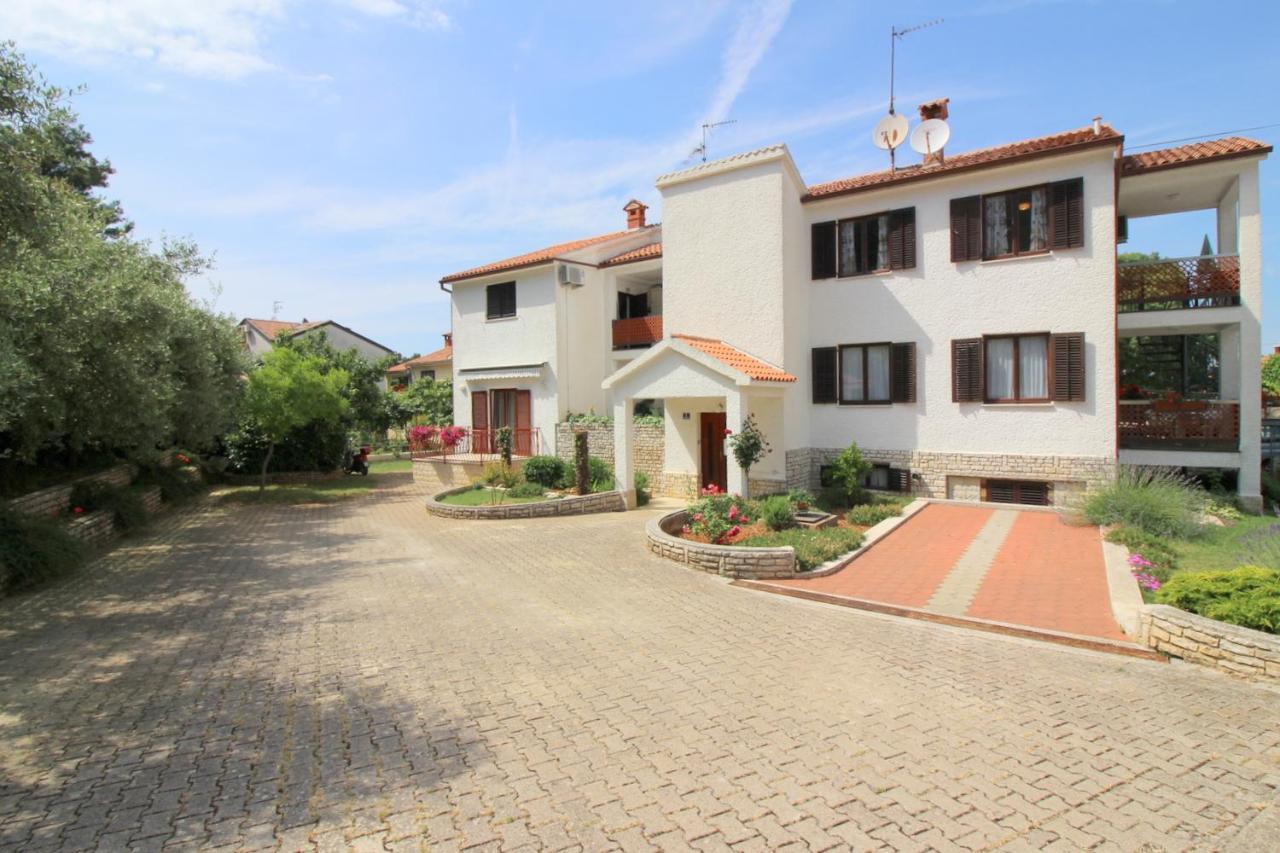 Apartment Ema Near City Center Poreč Exteriör bild