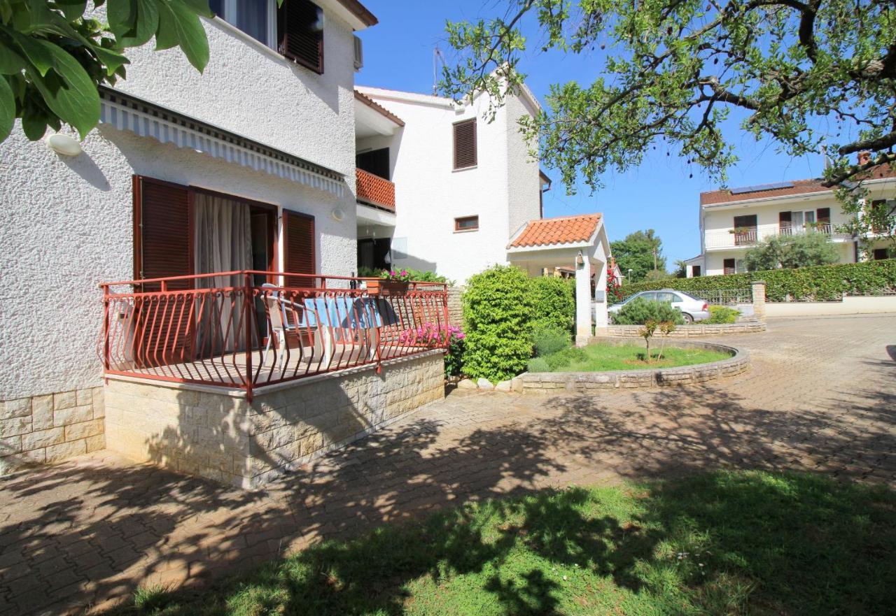 Apartment Ema Near City Center Poreč Exteriör bild