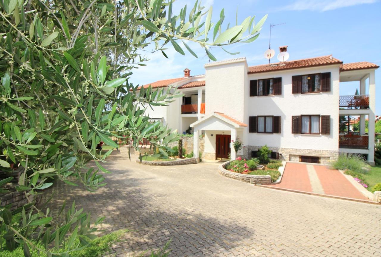 Apartment Ema Near City Center Poreč Exteriör bild